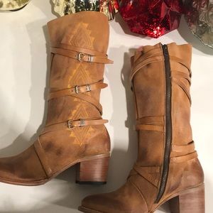 Colin Freebird Boots NWOT